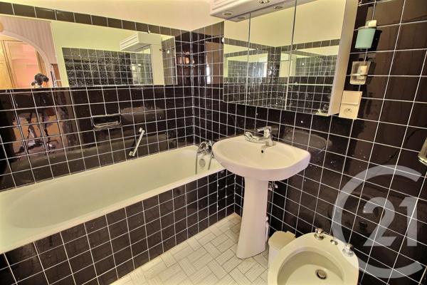 Appartement F2 à vendre  2 pièces - 57,02 m 2   EVIAN LES BAINS  - 74