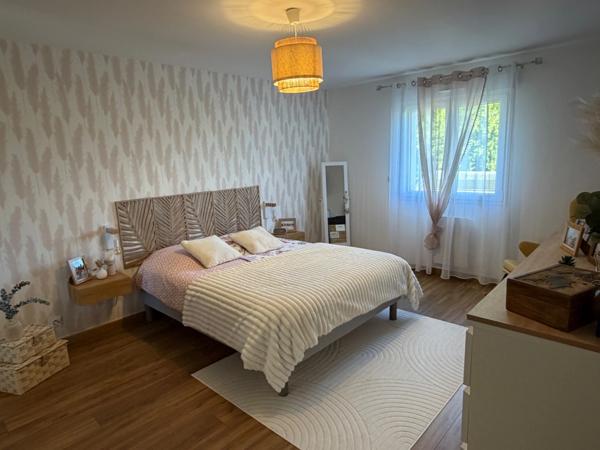 DE BELLES PRESTATIONS POUR CE PAVILLON MODERNE