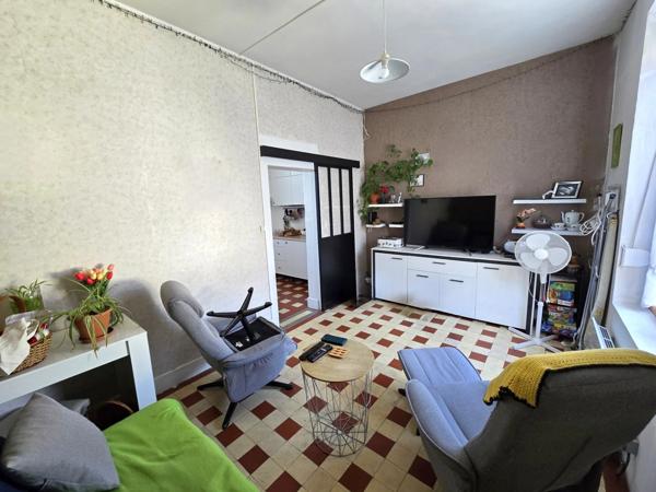 HIRSON (02) - 🏡 Vente maison avec 4 chambres 🛏️🛏️🛏️🛏️, cour 🚗 et terrain