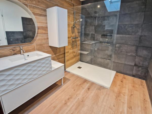 Maison à vendre 8 pièces proche de SURGERES (17)