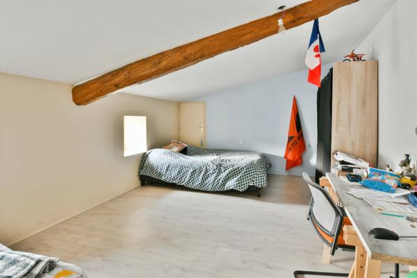 Maison à vendre 8 pièces proche de SURGERES (17)