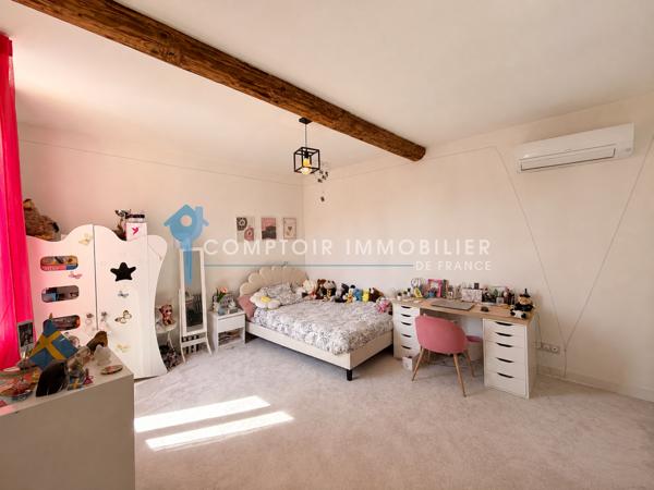 Maison 7 pièce(s) 5 chambre(s) 220 m²