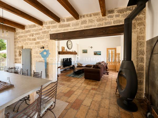 Maison 7 pièce(s) 5 chambre(s) 220 m²