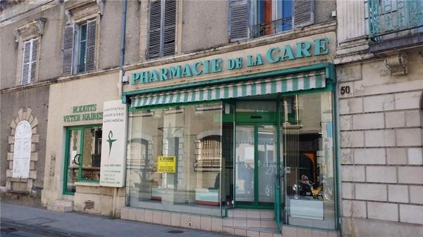 Immeuble à vendre à Argenton-sur-Creuse dans l'Indre (36200), ref : 021/1122