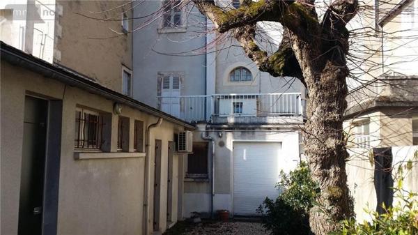 Immeuble à vendre à Argenton-sur-Creuse dans l'Indre (36200), ref : 021/1122