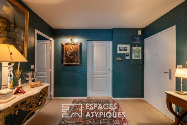 Un appartement suspendu dans la verdure