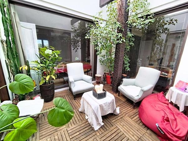Superbe T5 dernier étage avec terrasse en plein CV