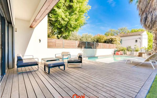 Maison à vendre    4 pièces • 155 m2 Marseille 12