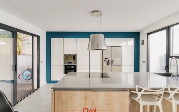 Maison à vendre    4 pièces • 155 m2 Marseille 12