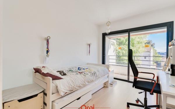 Maison à vendre    4 pièces • 155 m2 Marseille 12