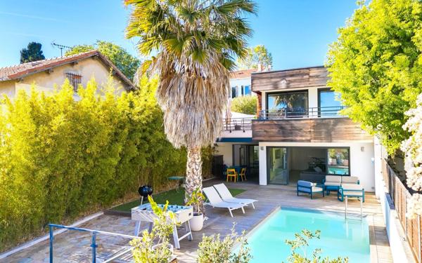 Maison à vendre    4 pièces • 155 m2 Marseille 12