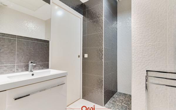 Maison à vendre    4 pièces • 155 m2 Marseille 12