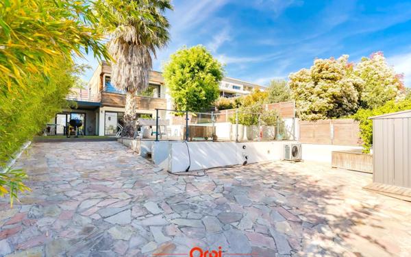 Maison à vendre    4 pièces • 155 m2 Marseille 12