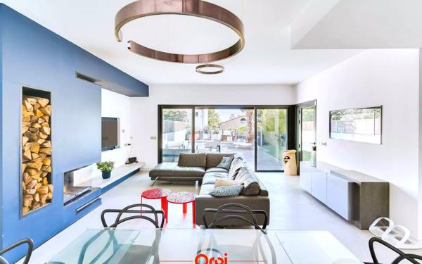 Maison à vendre    4 pièces • 155 m2 Marseille 12