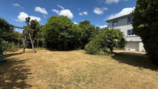 Tarbes Urac Sendère, proche centre  écoles et commerces belle maison  de 200 m² 5 chambres, dépendances, vue Pyrénées - Terrain de 1 347,00 m²