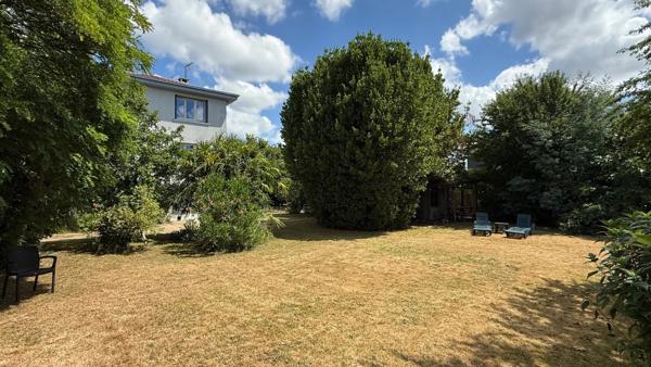 Tarbes Urac Sendère, proche centre  écoles et commerces belle maison  de 200 m² 5 chambres, dépendances, vue Pyrénées - Terrain de 1 347,00 m²