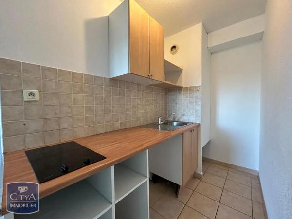 Appartement à louer 2 pièces 42.2m² Uzès (30700)