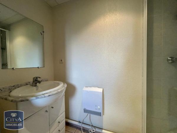 Appartement à louer 2 pièces 42.2m² Uzès (30700)