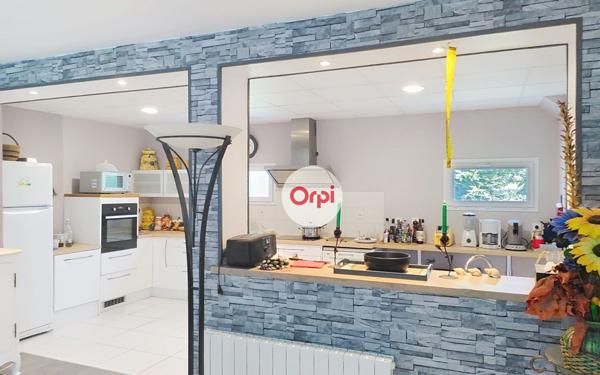 Maison à vendre    8 pièces • 279,10 m2 Damgan