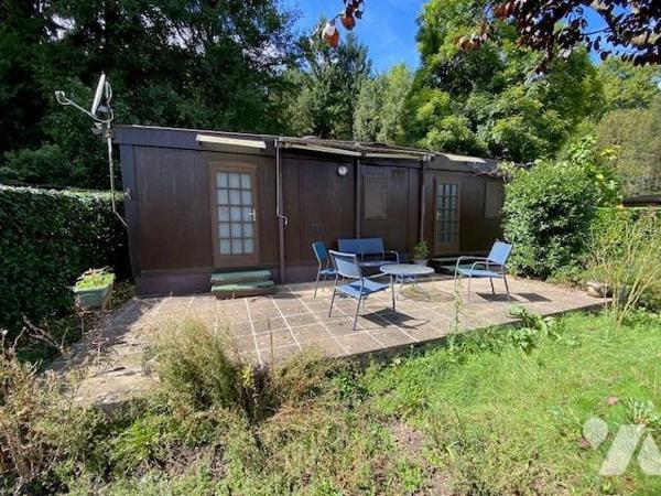 En EXCLUSIVITE, Mobil-home de 29m² avec terrasse et petites dépendances, sur un terrain de loisirs a