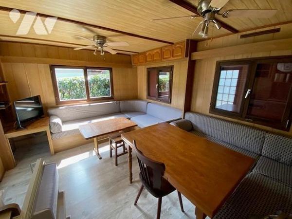 En EXCLUSIVITE, Mobil-home de 29m² avec terrasse et petites dépendances, sur un terrain de loisirs a