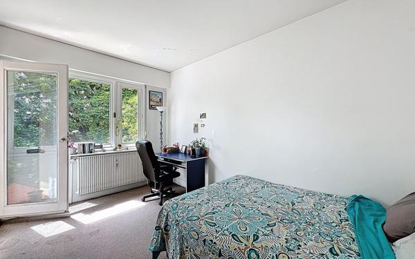 Appartement à vendre    4 pièces • 85 m2 Suresnes