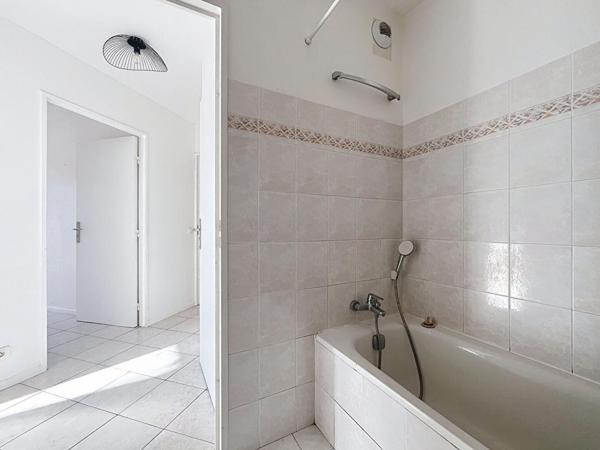 NICE OUEST -  3 PIECES 61 M2 + TERRASSE DE 31 M²  + GARAGE FERME