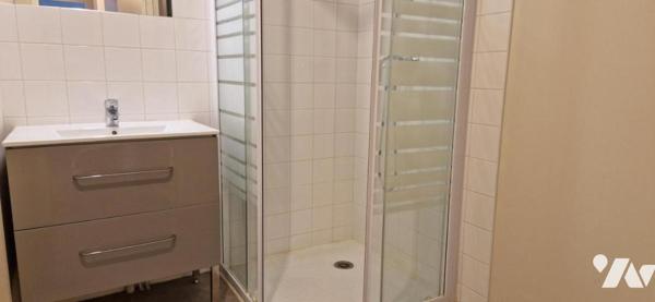SAINT MALO - La Hulotais - Appartement T2 TBE (47.16m²) - Balcon - Dernier étage - Asc. - Garage