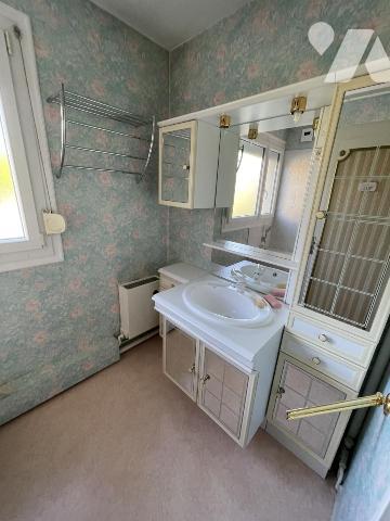 Epau, île aux sports, T5, 3 chambres, balcon , garage.
