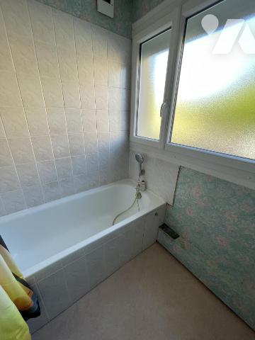 Epau, île aux sports, T5, 3 chambres, balcon , garage.