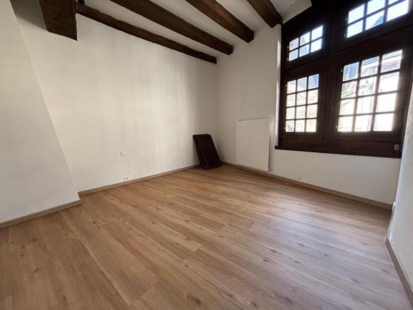 A louer T6 en Duplex au coeur de l'hyper centre ville d'ANGERS avec garage