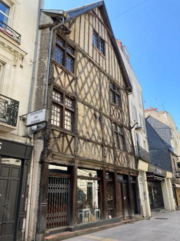 A louer T6 en Duplex au coeur de l'hyper centre ville d'ANGERS avec garage