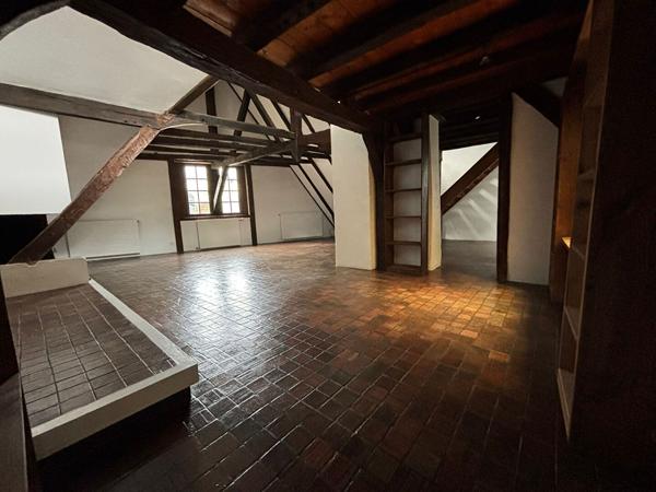 A louer T6 en Duplex au coeur de l'hyper centre ville d'ANGERS avec garage