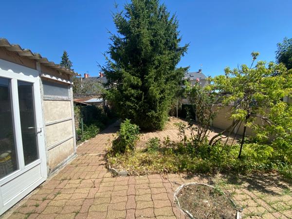 THOUARS Maison de ville de 79 m2 avec garage proche gare et écoles