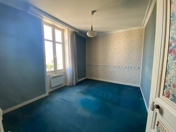 THOUARS Maison de ville de 79 m2 avec garage proche gare et écoles