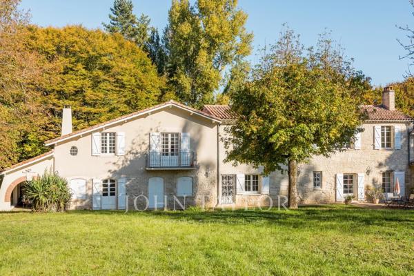 Demeure d'exception à Cénac: 14 pièces, piscine et confort