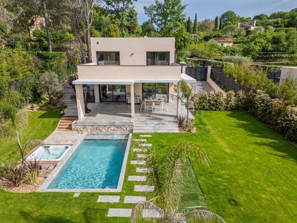 Belle villa contemporaine à quelques minutes de Mougins