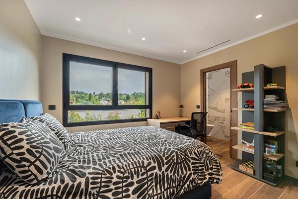 Belle villa contemporaine à quelques minutes de Mougins