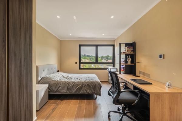 Belle villa contemporaine à quelques minutes de Mougins