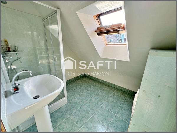 Sur le port à deux pas de la plage, tout à pied !