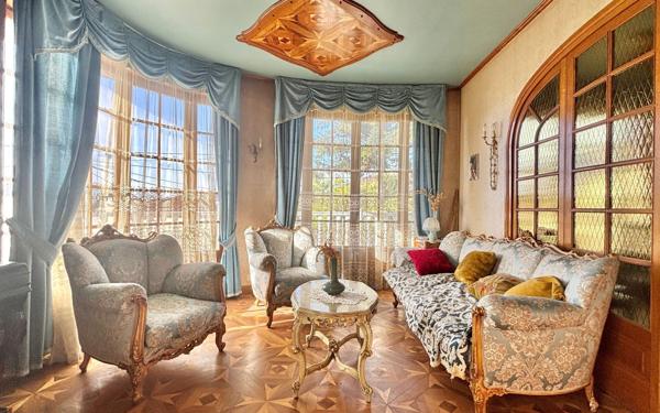 Maison à vendre    7 pièces • 253,39 m2 Reyrieux