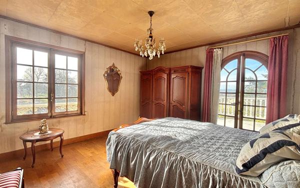 Maison à vendre    7 pièces • 253,39 m2 Reyrieux