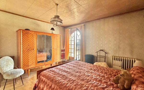 Maison à vendre    7 pièces • 253,39 m2 Reyrieux