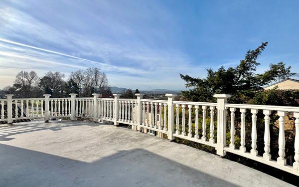 Maison à vendre    7 pièces • 253,39 m2 Reyrieux