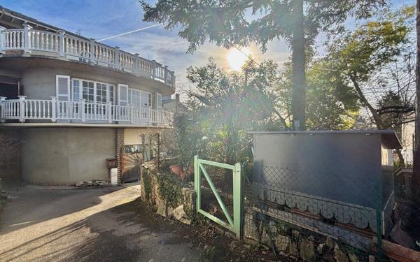 Maison à vendre    7 pièces • 253,39 m2 Reyrieux