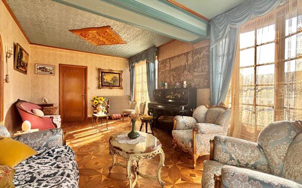 Maison à vendre    7 pièces • 253,39 m2 Reyrieux