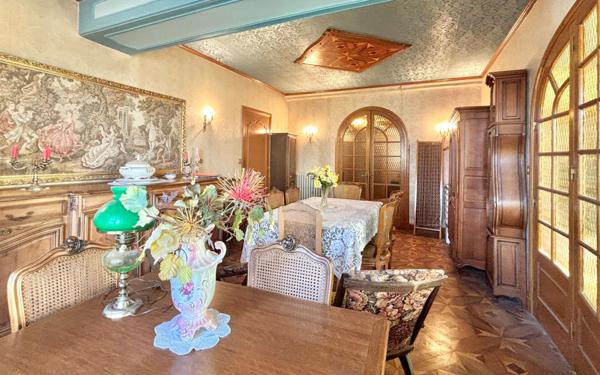 Maison à vendre    7 pièces • 253,39 m2 Reyrieux