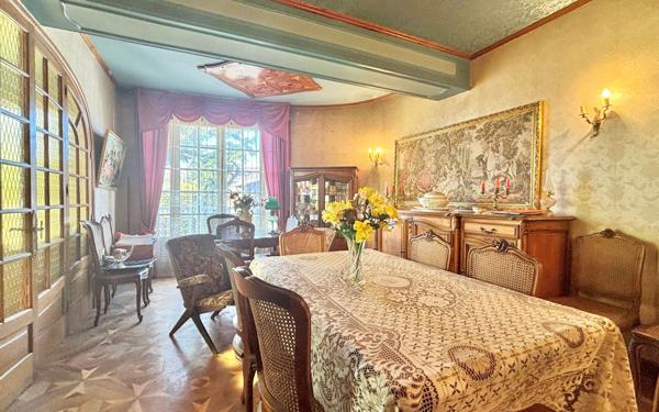 Maison à vendre    7 pièces • 253,39 m2 Reyrieux