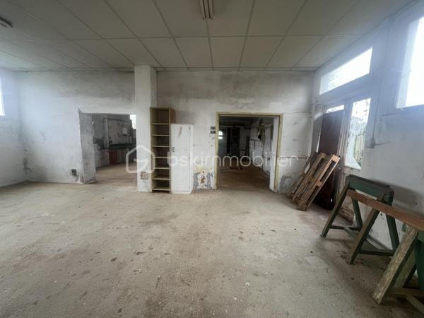 Terrain commercial de 548 m²