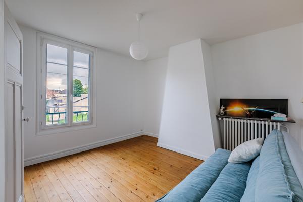 MAISON 6 PIECES - 160 M² - MANTES LA JOLIE Mantes-la-Jolie (78200)